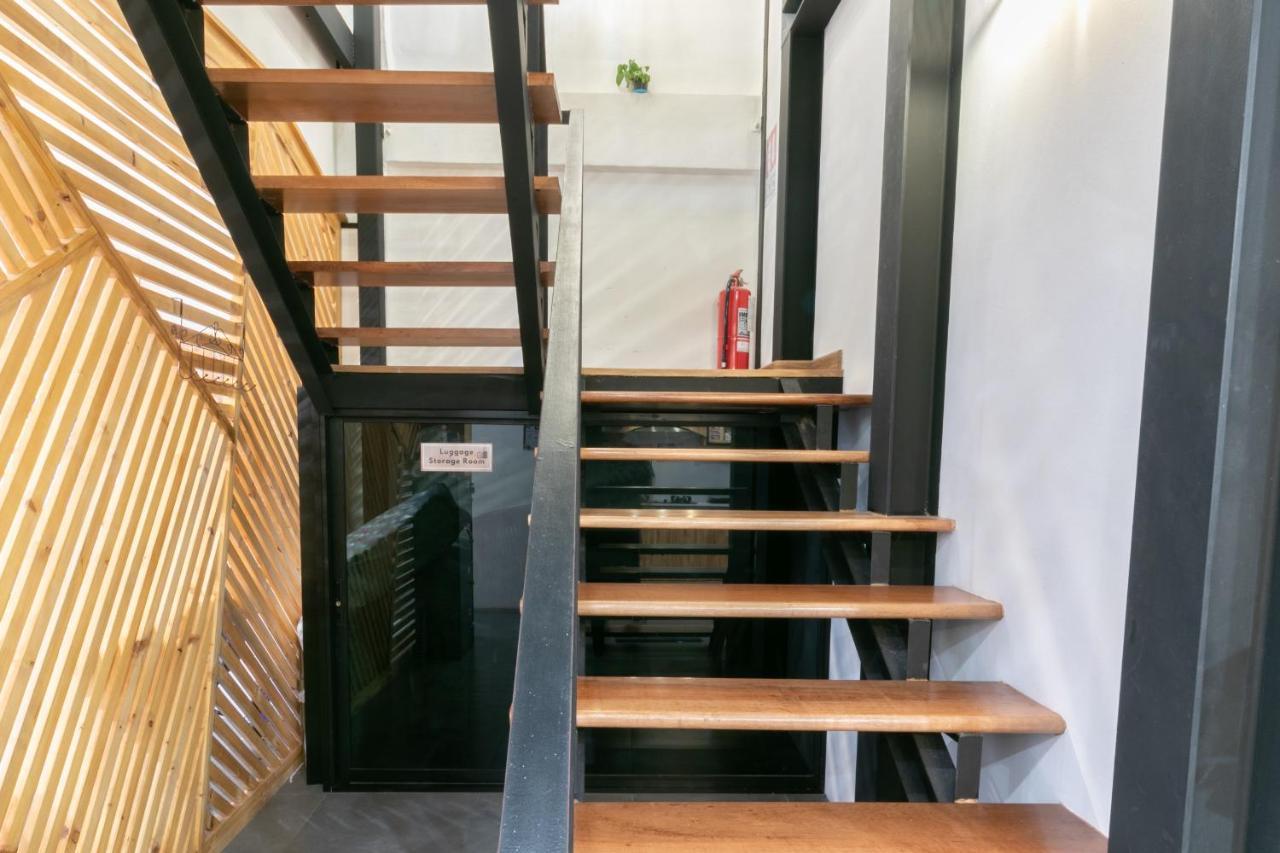 De 308 M² Con 8 Habitación/es Y 6 Baño/s De Uso Privado, En Siam Hostal *