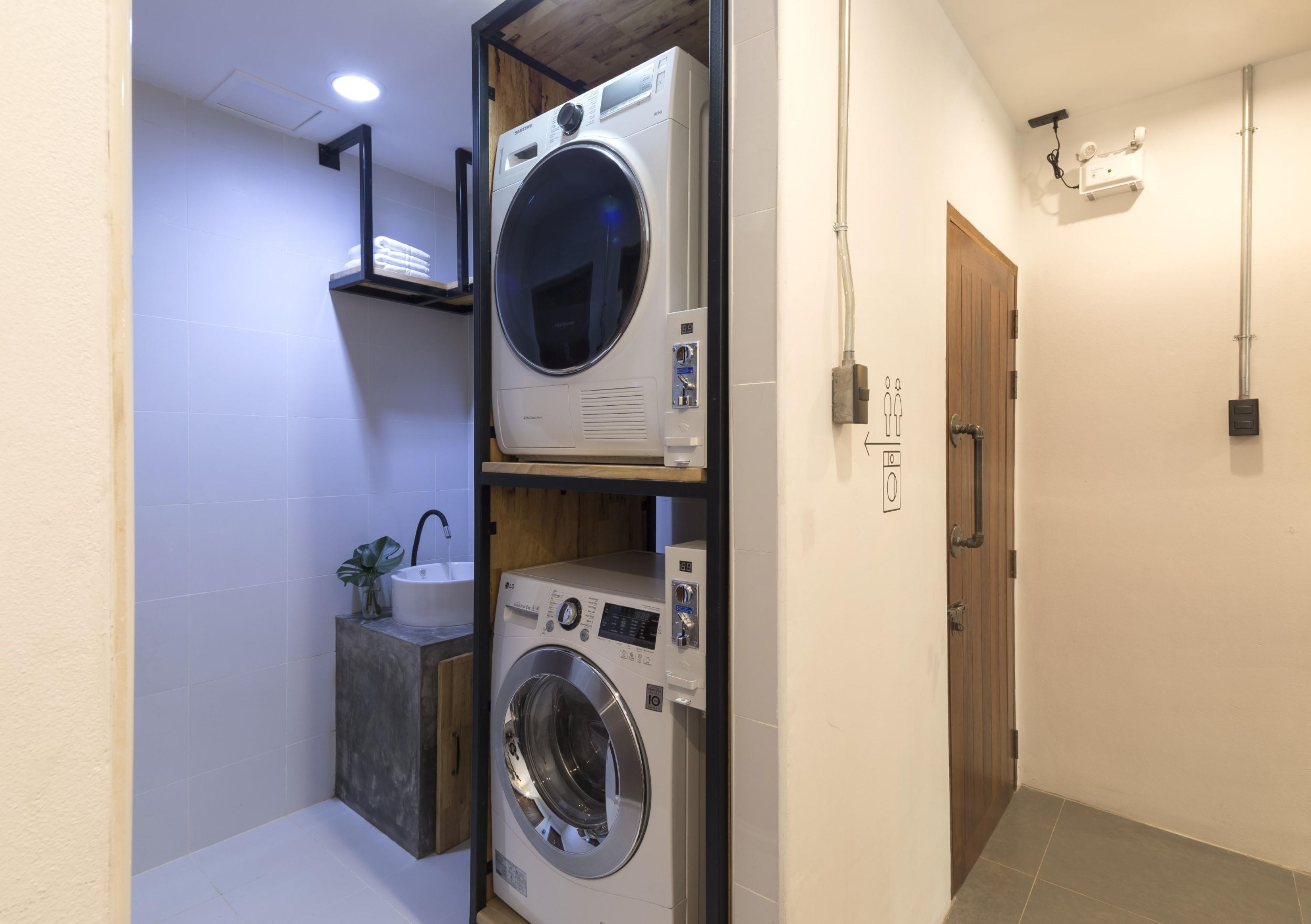 De 308 M² Con 8 Habitación/es Y 6 Baño/s De Uso Privado, En Siam Hostal