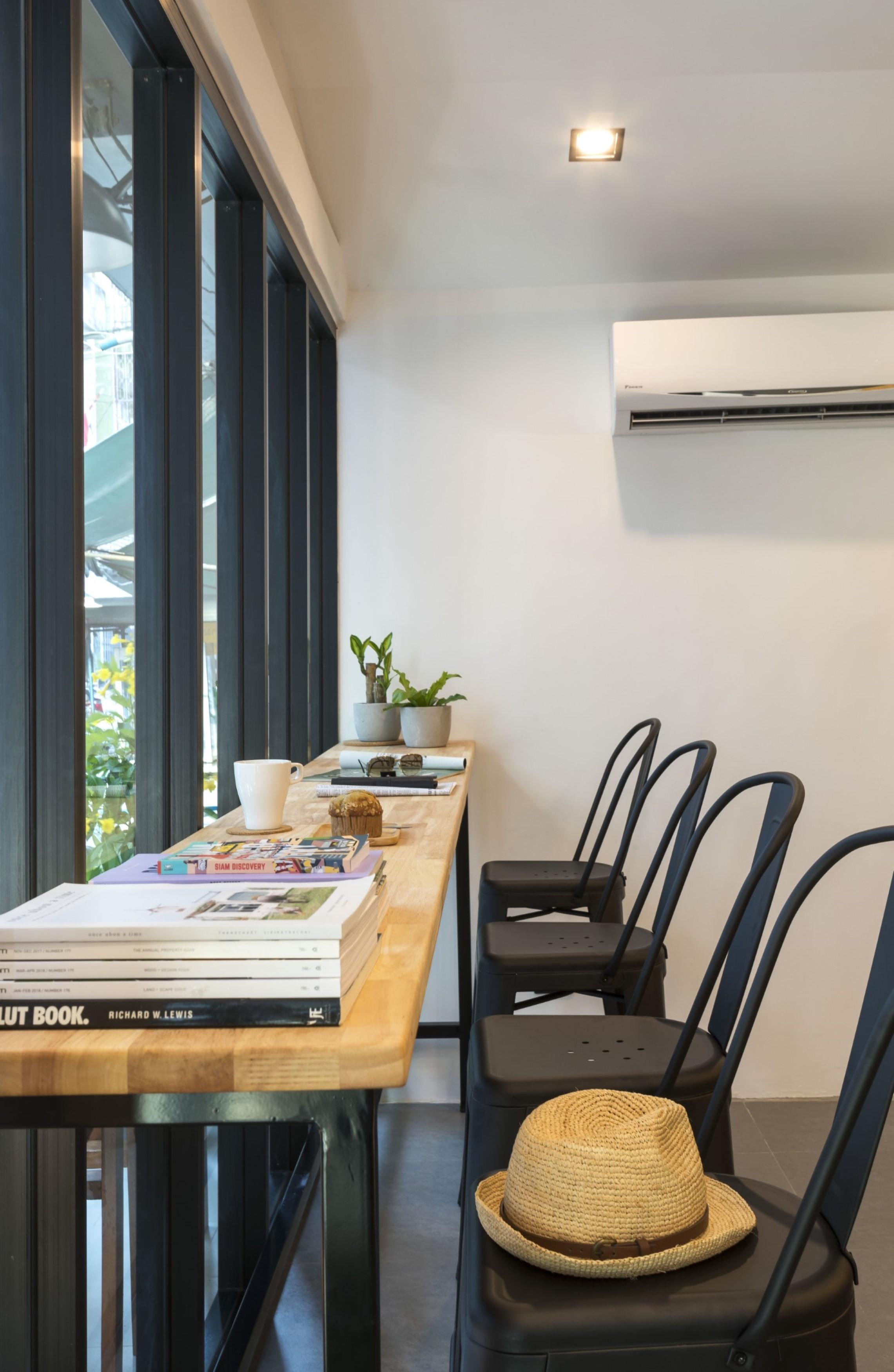 Hostal De 308 M² Con 8 Habitación/es Y 6 Baño/s De Uso Privado, En Siam *