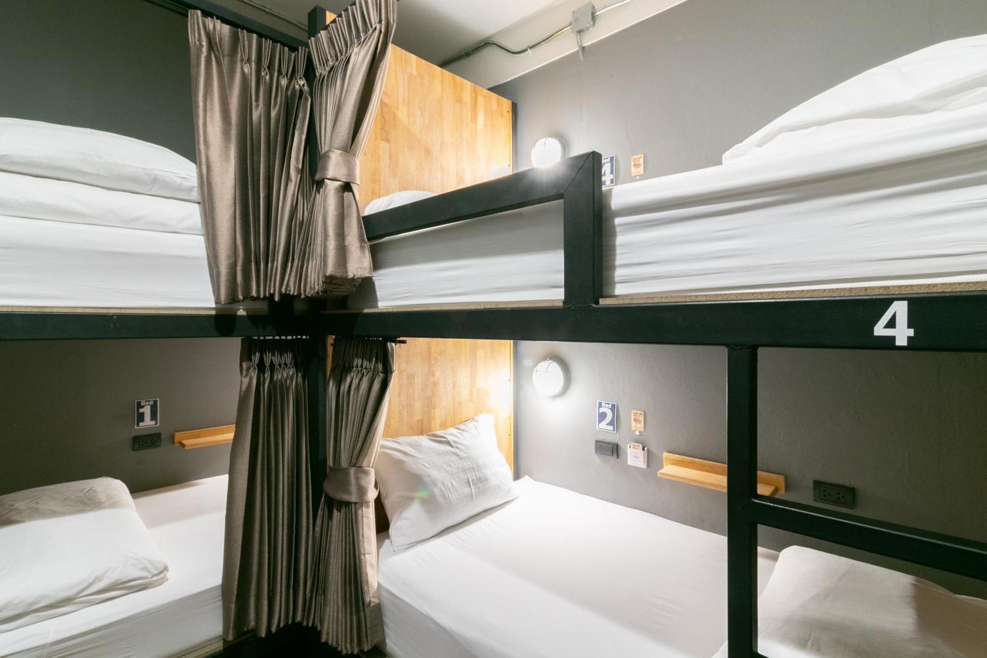 Hostal De 308 M² Con 8 Habitación/es Y 6 Baño/s De Uso Privado, En Siam