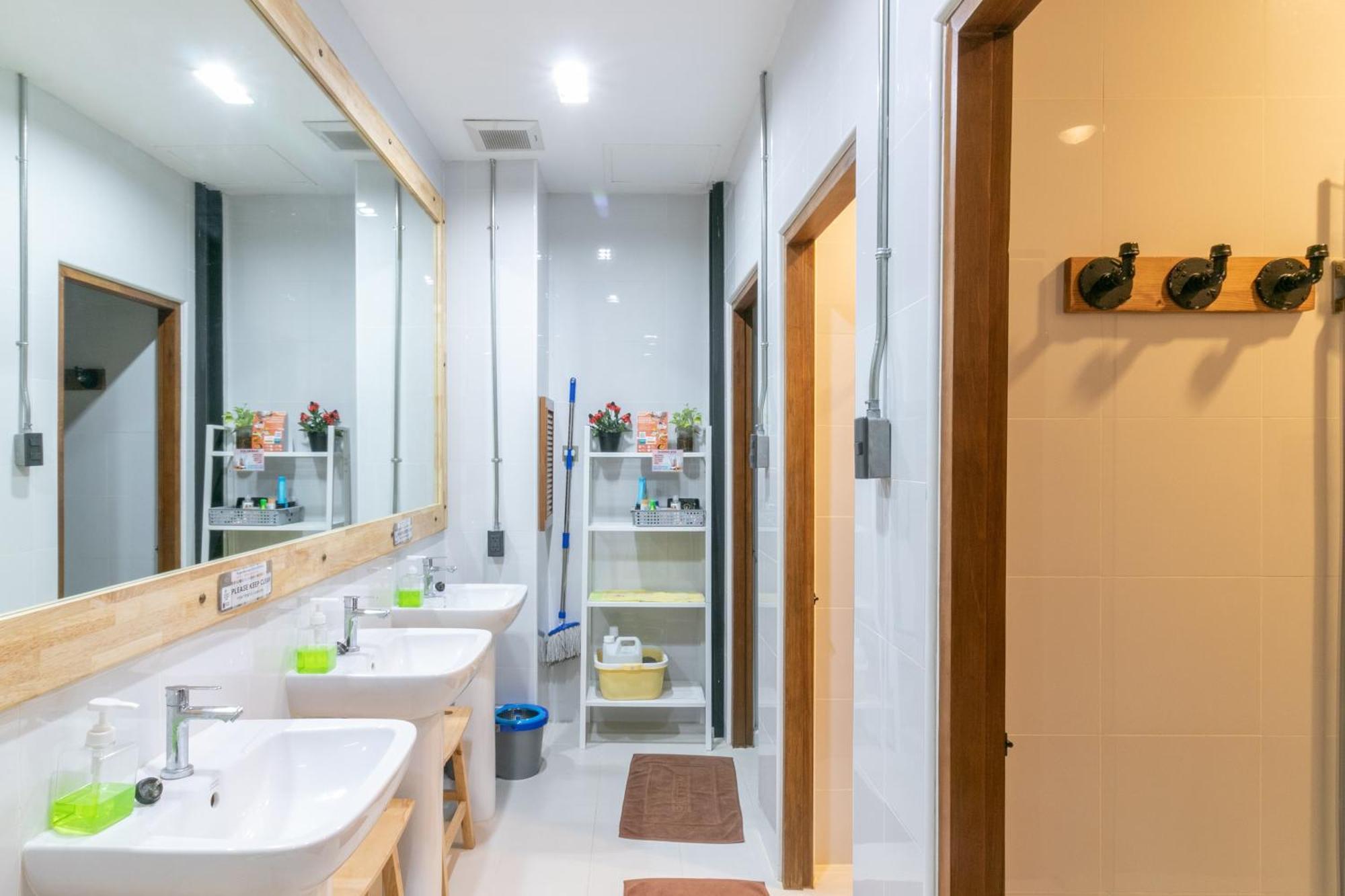 De 308 M² Con 8 Habitación/es Y 6 Baño/s De Uso Privado, En Siam *